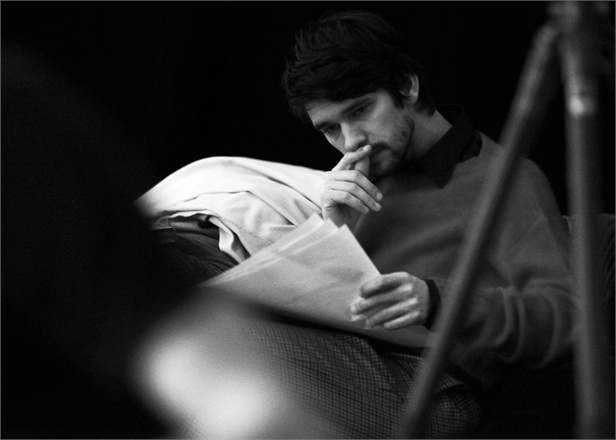 prada-menswear-fw13-campaign-bts-ben-whishaw-3-2544014_0x440